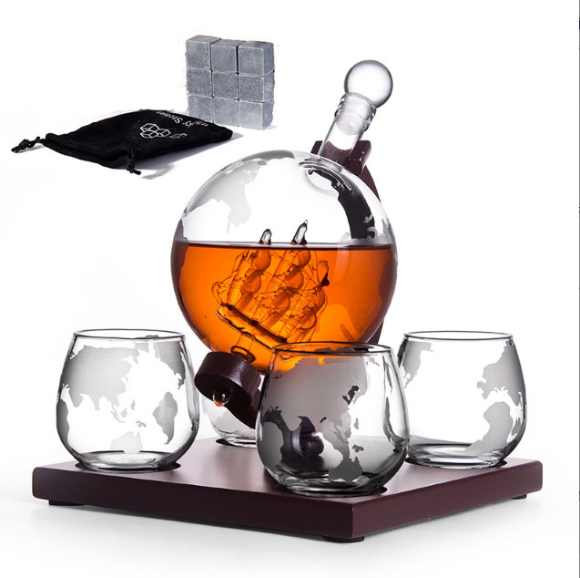 Декантер Глобус Навколо світу + каміння для віски, 4 склянки, Штоф, Графін для віски Кременчук - фото 1
