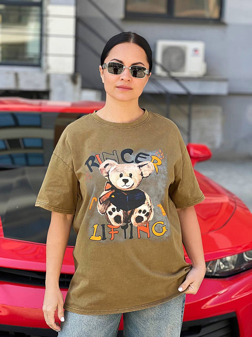Футболка жіноча YIGOU 76 тай-дай з ведмедиком оверсайз, хакі, one size Київ - фото 18