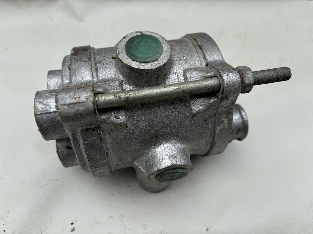 Воздухораспределитель ЗИЛ, КамАЗ, МАЗ (старого образца). 11.3531010-10. Харьков - изображение 1