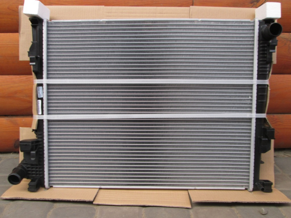 Радіатор охолодження двигуна Opel Vivaro 2.0 dCi 2007-2010 Ковель - фото 1