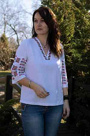 Вишиванка жіноча, біла лляна (льон) топ Київ