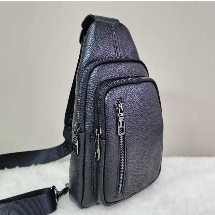 Брендовая мужская нагрудная сумка рюкзак слинг из натуральной кожи молодежная кожаная черная сумочка на плечо Киев - изображение 2