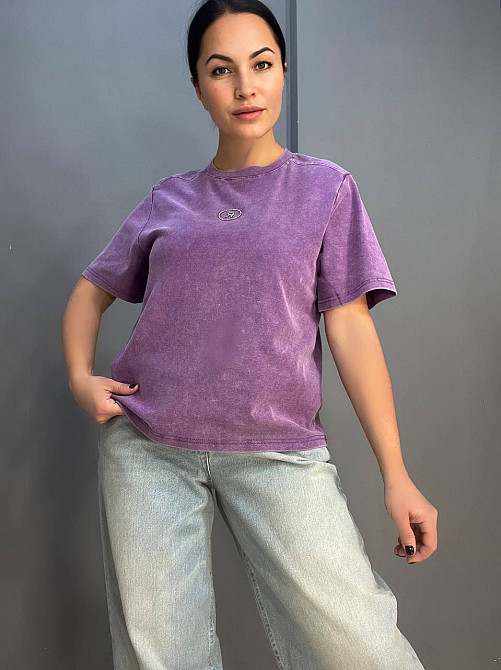 Футболка жіноча A-N 02517 варена аплікація літера "R" з камінців попереду середньої довжини one size, фіолетовий, one size Київ - фото 7