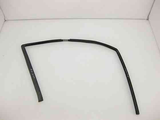 Mercedes-Benz  A2207251125 Ущільнювач опускного скла передніх лівих дверей S-Class W220 Одеса