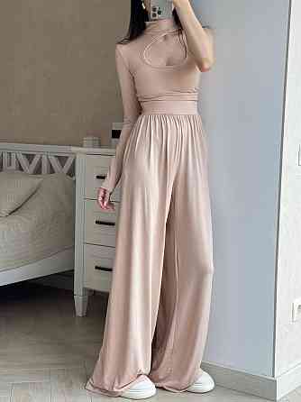 Жіночий стильний костюм двійка: топ на одне плече і штани турецька віскоза Одеса