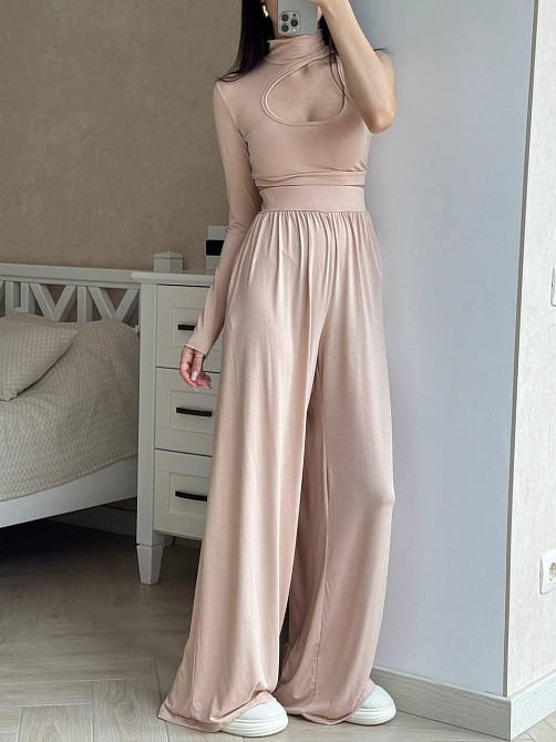 Жіночий стильний костюм двійка: топ на одне плече і штани турецька віскоза Одеса - фото 3