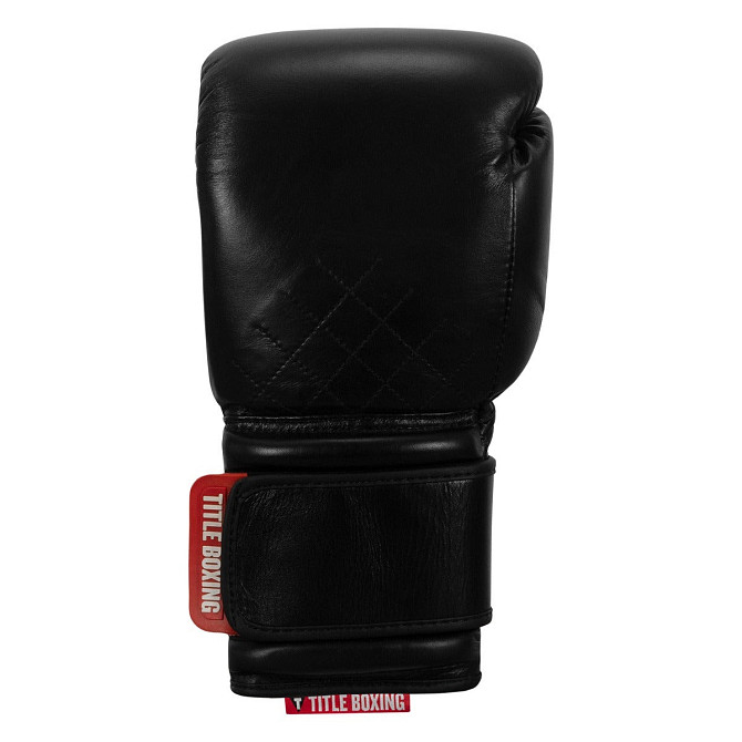 Боксерські рукавиці TITLE Boxing Ko-Vert Black 12 oz (бинти 4м. в комплекті) Каменское - изображение 6