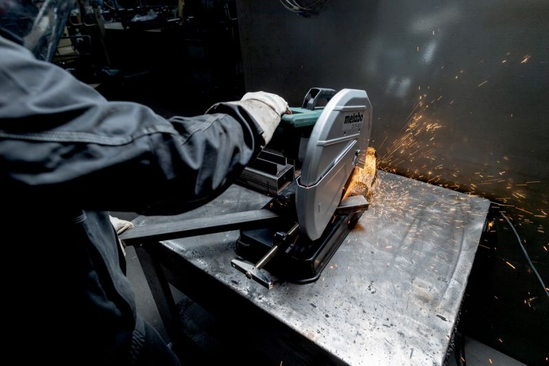 Монтажна пила по металу (труборіз) Metabo CS 22-355 : 2.3 кВт, диск 355 мм х 25.4 мм, (601786000) Київ - фото 4