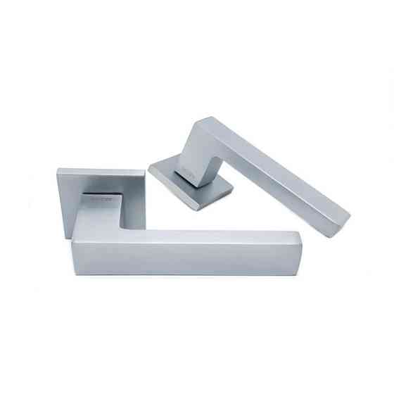 Ручка для дверей на квадратній розетці Кедр Ультра 21.190 MСP  матовий хром Київ