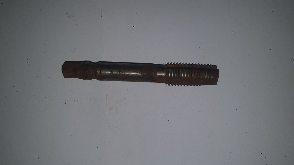 Метчики машинно-ручные М16х1.5, М16х2. СССР. Харьков - изображение 1