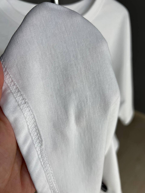 Футболка жіноча YIGOU 23 напис малюнок кролик оверсайз подовжена one size, білий, one size Київ - фото 5