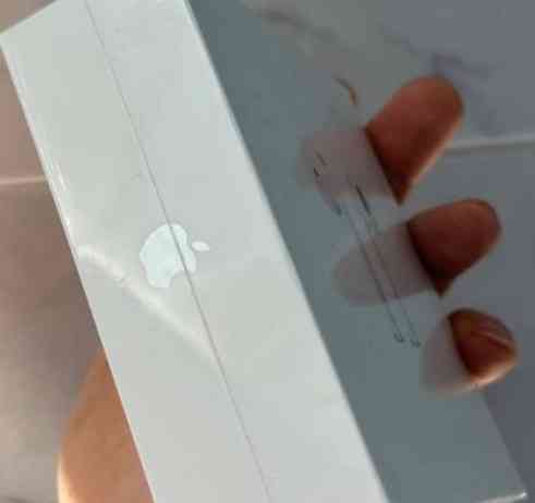 Наушники Apple AirPods with Charging Case Київ