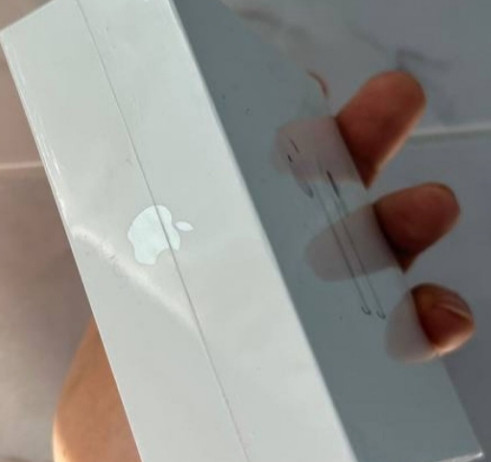 Наушники Apple AirPods with Charging Case Киев - изображение 1