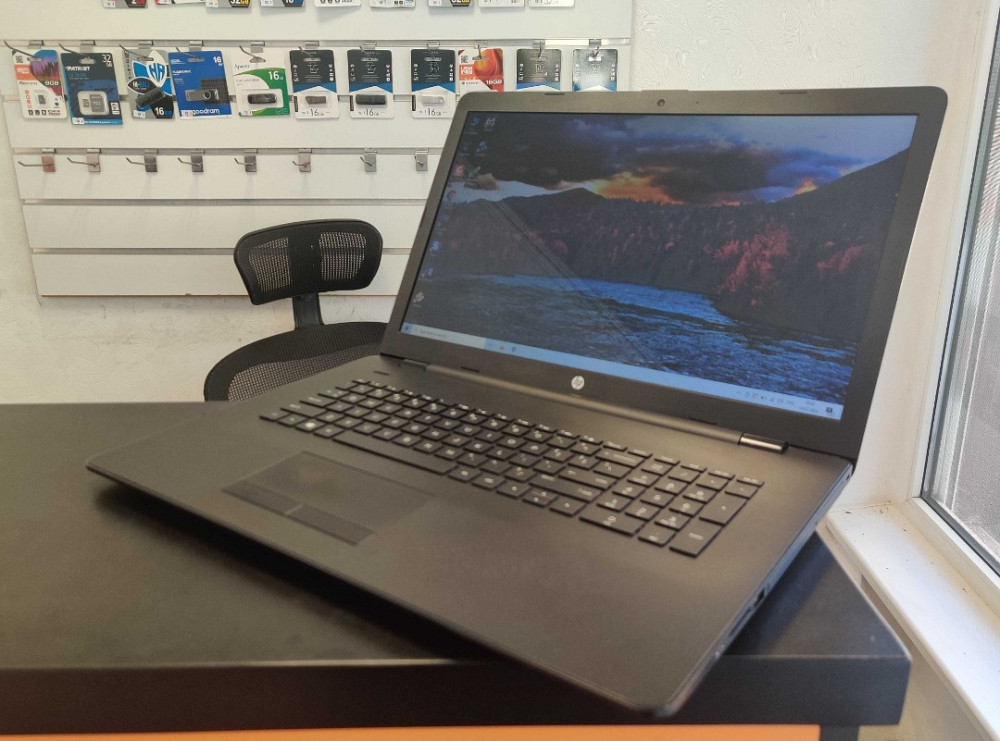Бюджетний ноутбук HP Pavilion 17z-ak000 Киев - изображение 1