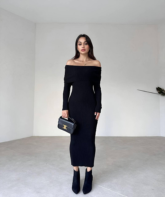 Жіноче привабливе плаття з відкритим плечем рубчик Чорний, 42/44 Одеса - фото 1