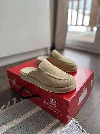 Зручні шльопанці жіночі літні із закритим носком з натуральної замші пісочні M.KRAFT 1113 р. 36 Коломия