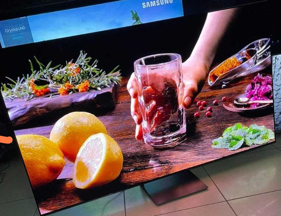 Телевизор Безрамный: 77