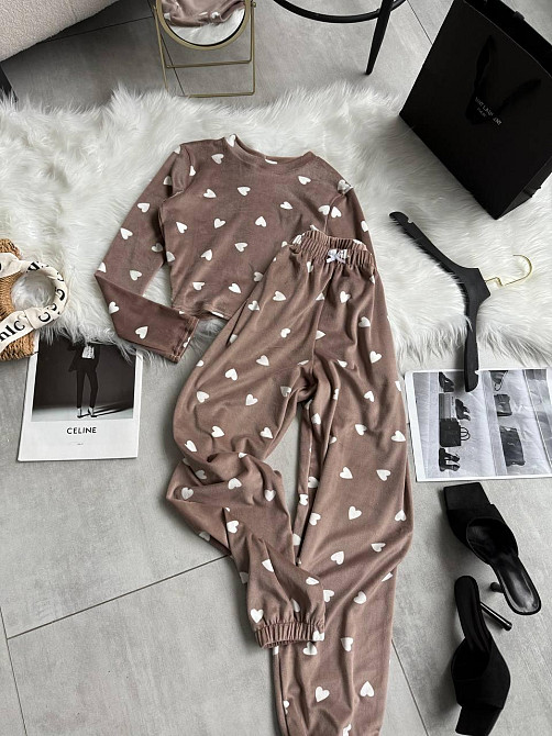 Жіноча стильна принтована домашня піжама з плюшевого велюру Капучино Одеса - фото 4