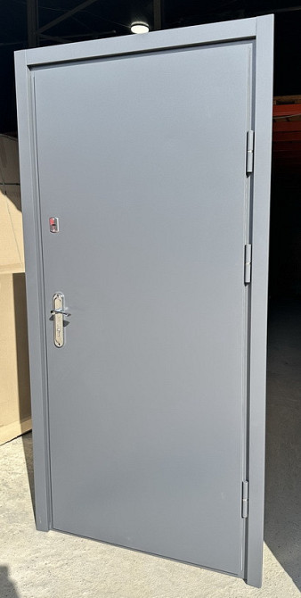 Двері металеві Redfort - Серія Метал/Метал + притвор комплектація Оптима плюс, RAL 7024 Київ - фото 2