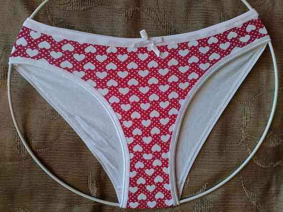 Жіночі труси 42 розмір (стегна до 90см), з принтом сердечка Київ