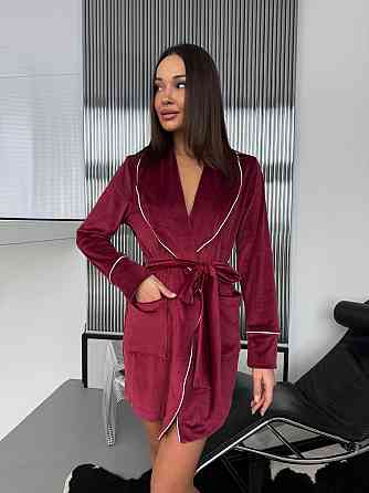 Женский велюровый короткий халат на запах с карманами Бургунди Одесса