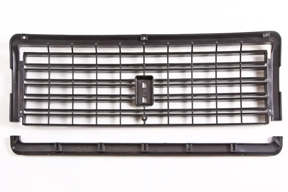 Решетка радиатора 2107 Пластик с молдингом Винница - изображение 2