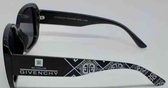 Женские брендовые очки черные с серым логотипом поляризированые. Киев