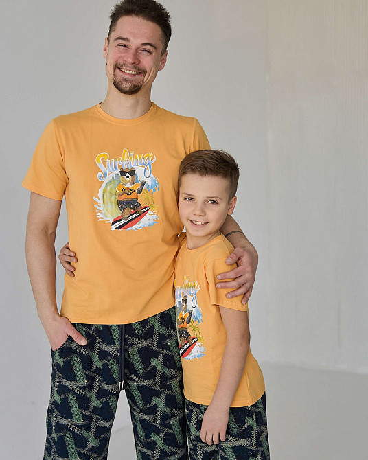 Підлітковий комплект із шортами на хлопчика Tom John — Ведмедик на серфі — Family look тато/син 89900 14-15, Жовтий Київ - фото 3