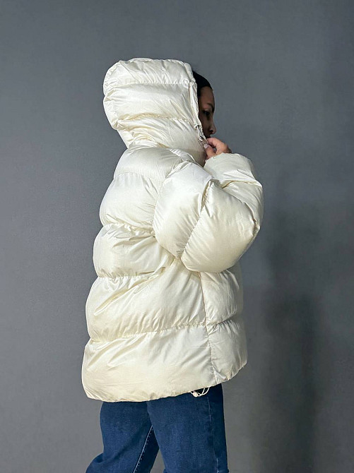 Куртка женская Lady Yep 10041 глянцевая пуффер оверсайз с капюшоном молочна, молочний, 42 Київ - фото 4
