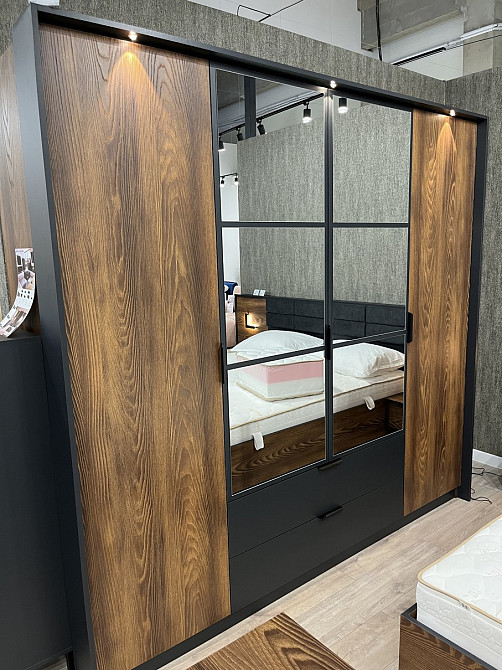 Шафа для одягу Perfect Home Мілтон / Milton 4-дверна з дзеркалом 4D2S/220 Каштан/антрацит (PFH-091085) Дніпро - фото 8