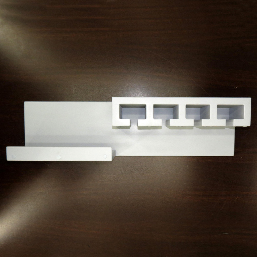 Настенная винная полка 