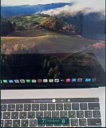 Ноутбук MacBook Pro 15 (2018) 16/256Gb. Touch Bar. Київ