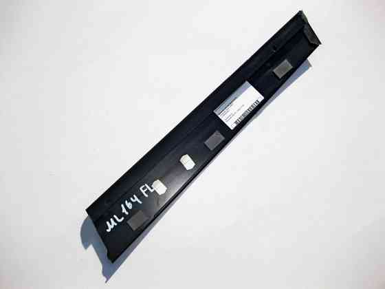 Mercedes-Benz  A1646900087 Вертикальна накладка скла передніх лівих дверей ML W164 Одесса