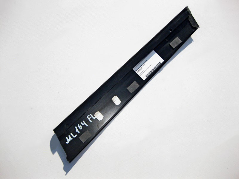 Mercedes-Benz  A1646900087 Вертикальна накладка скла передніх лівих дверей ML W164 Одесса - изображение 2