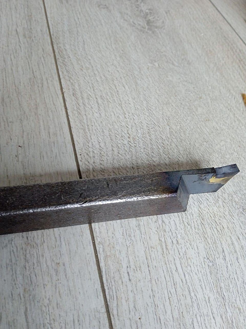 Різець відрізний 25×16×140 Т15К6 – твердосплавний інструмент для точного різання металу на станку Харків - фото 3