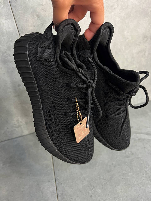 Кросівки жіночі NM 11-301-2 у стилі Yeezy з дихаючої сітки чорні, 37, 24 см Київ - фото 13