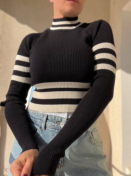 Свитер гольф женский MIX RAY 6728 полоса кроп-топ короткий, черный, one size Киев - изображение 1