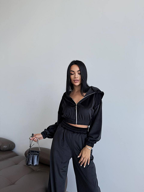 Жіночий прогулянковий оверсайз костюм-двійка: кофта та штани турецький велюр Чорний Одеса - фото 8