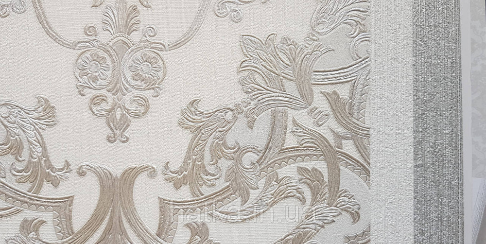 Шпалери вінілові на флізеліні AdaWall Seyyah 1.06х10 вензелю квіти фігури структурні сріблясті на білому Київ - фото 3