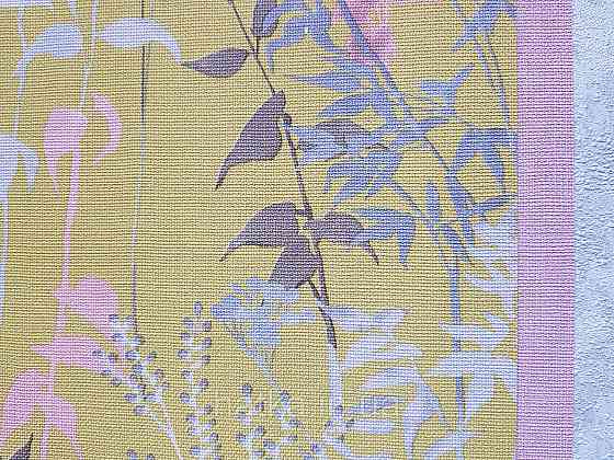 Обои виниловые на флизелин Erismann Casual Chic 1.06х10 листья растения серые розовые на ярко желтом 10258-03 Киев