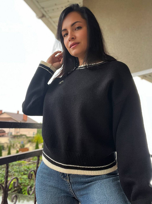 Светр жіночий A-N 6101 широкий оверсайз прикраса вензель попереду з камінням, чорний, one size Київ - фото 13