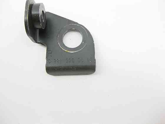 Mercedes-Benz  A2219200414 Правий кронштейн спинки заднього сидіння S-Class W221 W222 Одесса