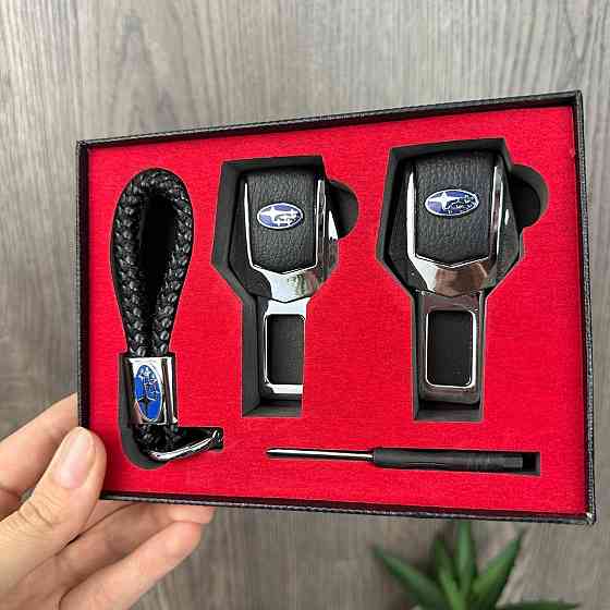 Заглушки для ременів безпеки + ремінець брелок у коробочці Toyota BMW Lexus Mazda Nissan Chevrolet Subaru ( 21144 ) Харків