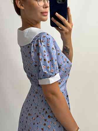 Жіноча легкасукня з штапелю з білим комірцем Блакитний з квітами XS-S Харків