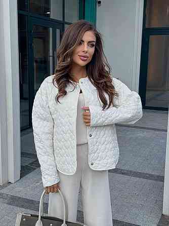 Женская повседневная куртка с сердечками на кнопках плащевка Лаке на силиконе Молочный Одесса