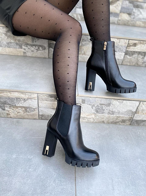 Жіночі черевики VELONY чорні натуральна шкіра каблук 9см висота 11см (71A-4-2) Коломия - фото 6
