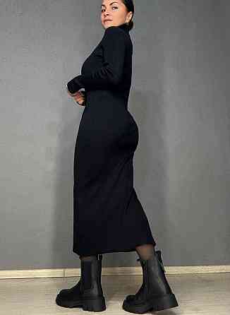 Платье женское Joy One 421 вязаное длинное на молнии в рубчик, черный, one size Киев