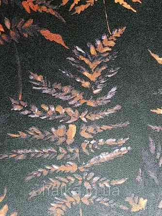 Шпалери флізелінові еко Decoprint Essentials EE22544 листя папороті коричневі, чорні бузкові на чорному Київ