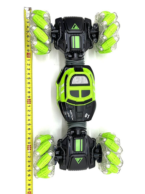 Машина трюкова Limo Toy перевертень всюдихід 2 пульта дистанційного керування Вид 3 Зелена (М 5508) Чернігів - фото 4