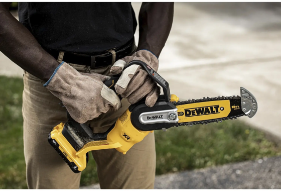 Професійна міні-пилка ланцюгова акумуляторна безщіткова DeWALT DCMPS520N : без АКБ, шина 20см (DCMPS520N) Київ